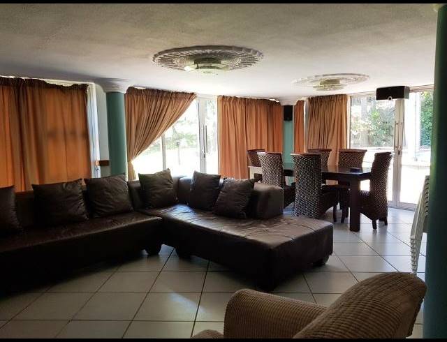 5 BEDROOM APARTMENT FOR SALE IN MARGATE BEACH